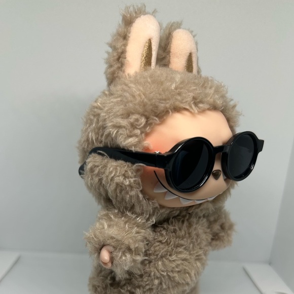 Labubu Fashion Eyewear (DOLL NOT INCLUDED) - Picture 2 of 3